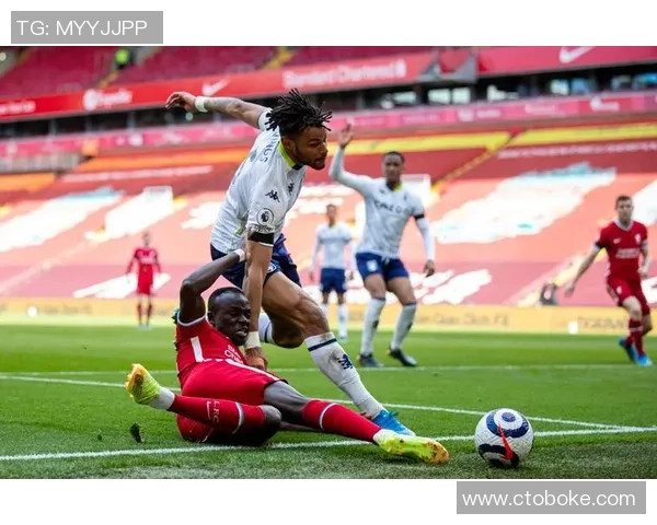 足球明星马内与妻子甜蜜合影曝光引发网友热议和羡慕 足球明星马内与妻子甜蜜合影曝光引发网友热议和羡慕